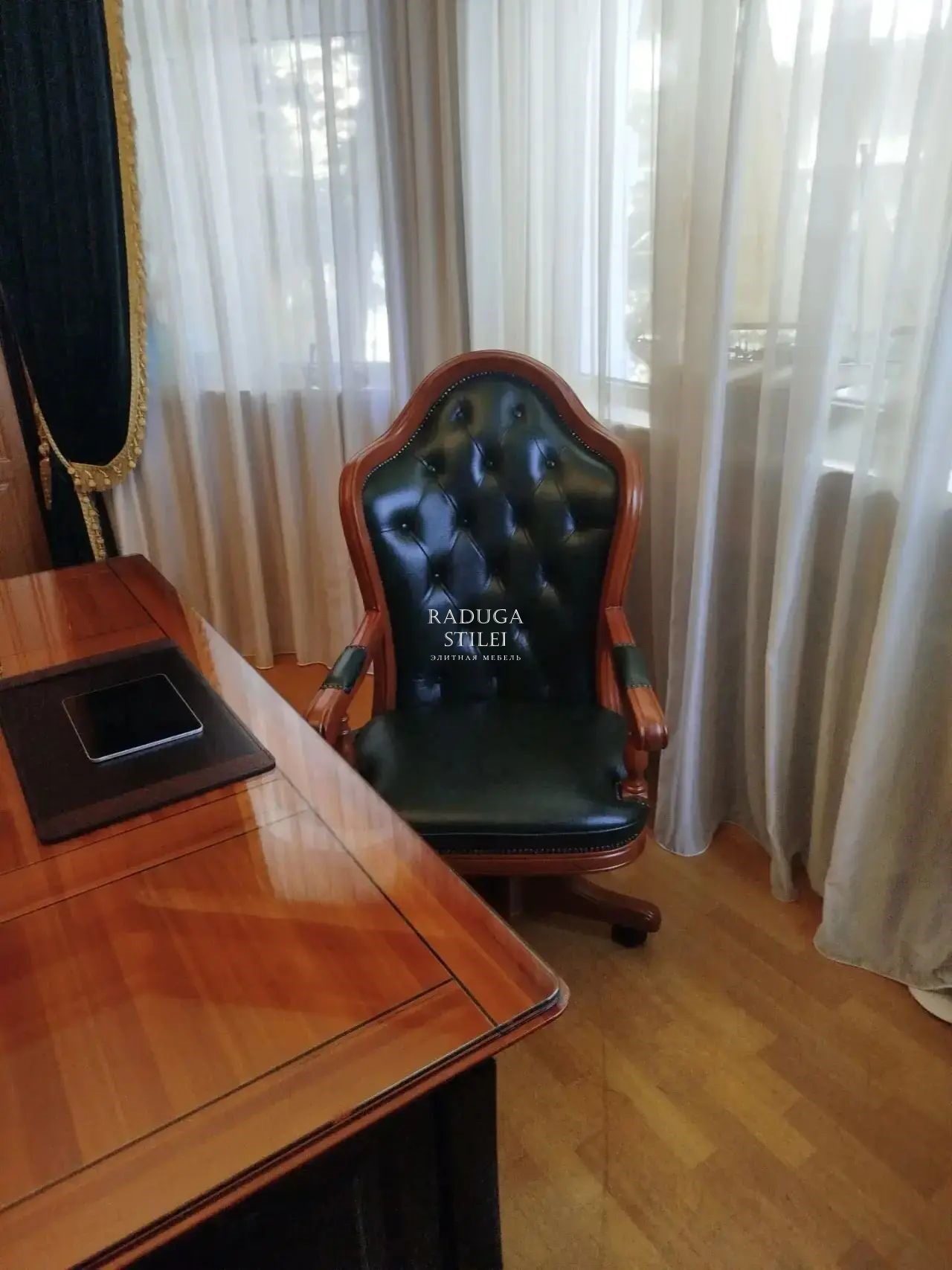 Кресло руководителя Микаэль, зеленая кожа
